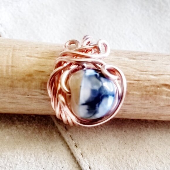 Size 7 ~ One-of-a-kind! Dragonvein Agate + Rock Bead - Embellished Copper Ring - Picture 5 of 12